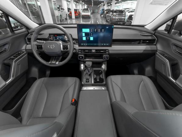 Toyota RAV4 VI (XA60) с пробегом 2026 года, цена 4 250 000 рублей, 30 км, внедорожник, Автокод Объявления