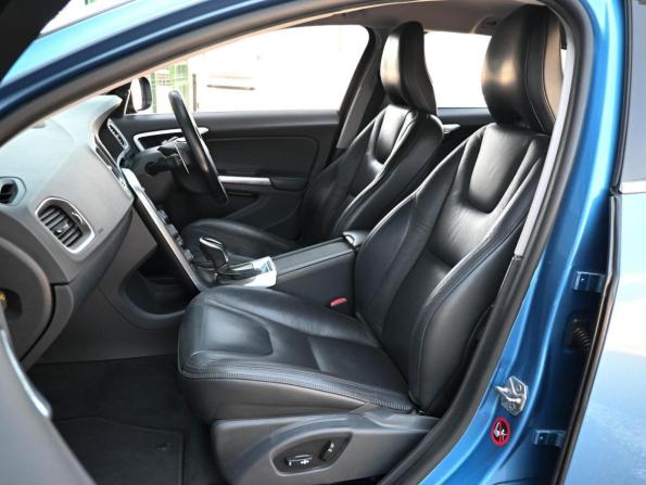 Volvo V60 I Рестайлинг с пробегом 2013 года, цена 1 339 000 рублей, 120094 км, универсал, Автокод Объявления