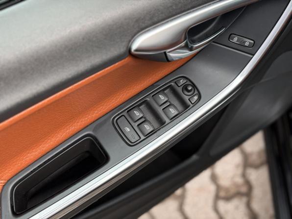 Volvo S60 II с пробегом 2012 года, цена 822 000 рублей, 208071 км, седан, Автокод Объявления