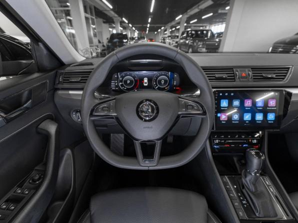 Skoda Superb III Рестайлинг с пробегом 2025 года, цена 3 255 000 рублей, 13 км, лифтбек, Автокод Объявления