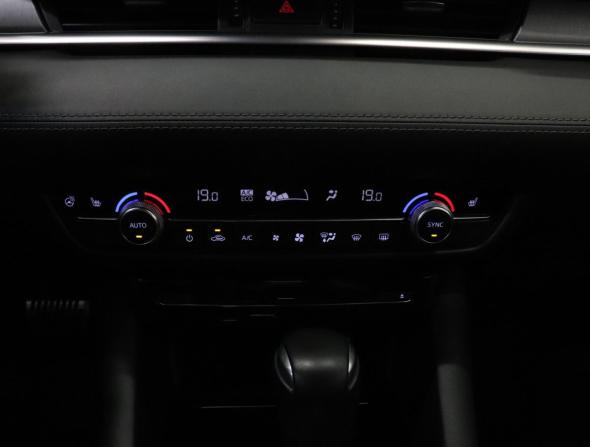Mazda 6 III (GJ) Рестайлинг 2 с пробегом 2021 года, цена 2 390 000 рублей, 107688 км, седан, Автокод Объявления