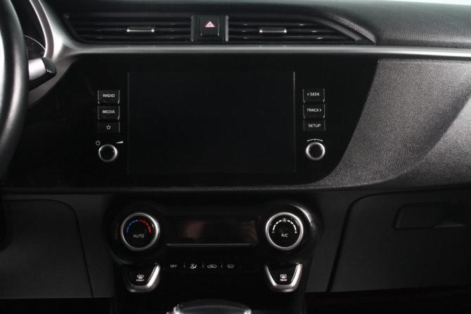 Kia Rio IV Рестайлинг с пробегом 2020 года, цена 1 299 000 рублей, 131000 км, седан, Автокод Объявления