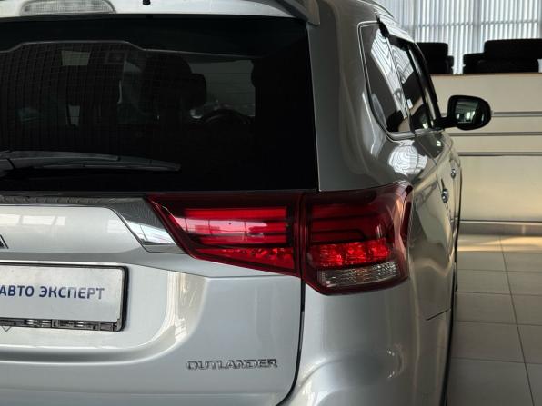 Mitsubishi Outlander III Рестайлинг 3 с пробегом 2018 года, цена 2 335 000 рублей, 99359 км, внедорожник, Автокод Объявления
