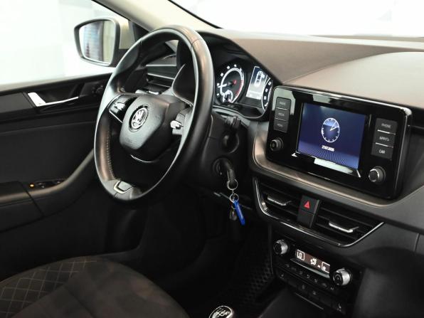 Skoda Rapid II с пробегом 2020 года, цена 1 650 000 рублей, 64939 км, лифтбек, Автокод Объявления