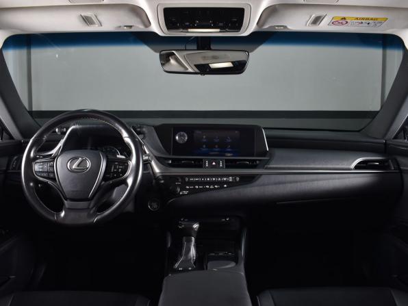 Lexus ES VII с пробегом 2019 года, цена 4 184 995 рублей, 64445 км, седан, Автокод Объявления