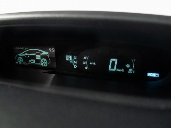 Toyota Prius III (XW30) с пробегом 2011 года, цена 900 000 рублей, 281102 км, лифтбек, Автокод Объявления
