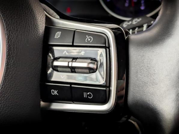 Kia Carnival IV с пробегом 2021 года, цена 3 700 000 рублей, 57084 км, минивэн, Автокод Объявления
