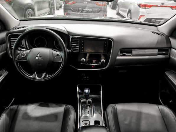 Mitsubishi Outlander III Рестайлинг 3 с пробегом 2020 года, цена 2 050 000 рублей, 174939 км, внедорожник, Автокод Объявления