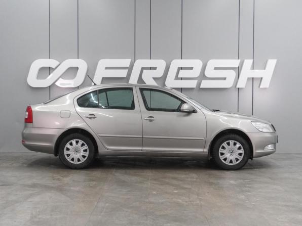 Skoda Octavia II (A5) Рестайлинг с пробегом 2011 года, цена 984 000 рублей, 142630 км, лифтбек, Автокод Объявления