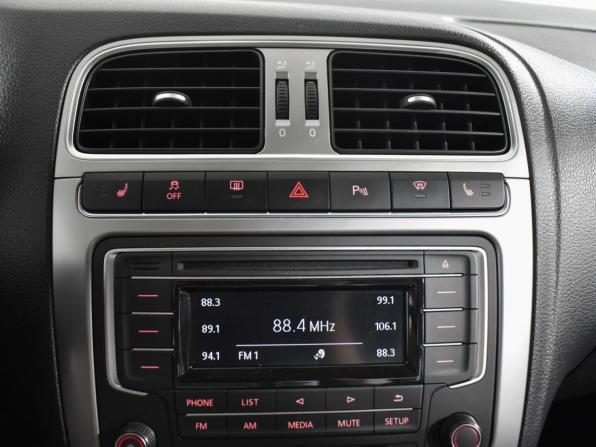 Volkswagen Polo V Рестайлинг с пробегом 2016 года, цена 1 095 000 рублей, 117468 км, седан, Автокод Объявления