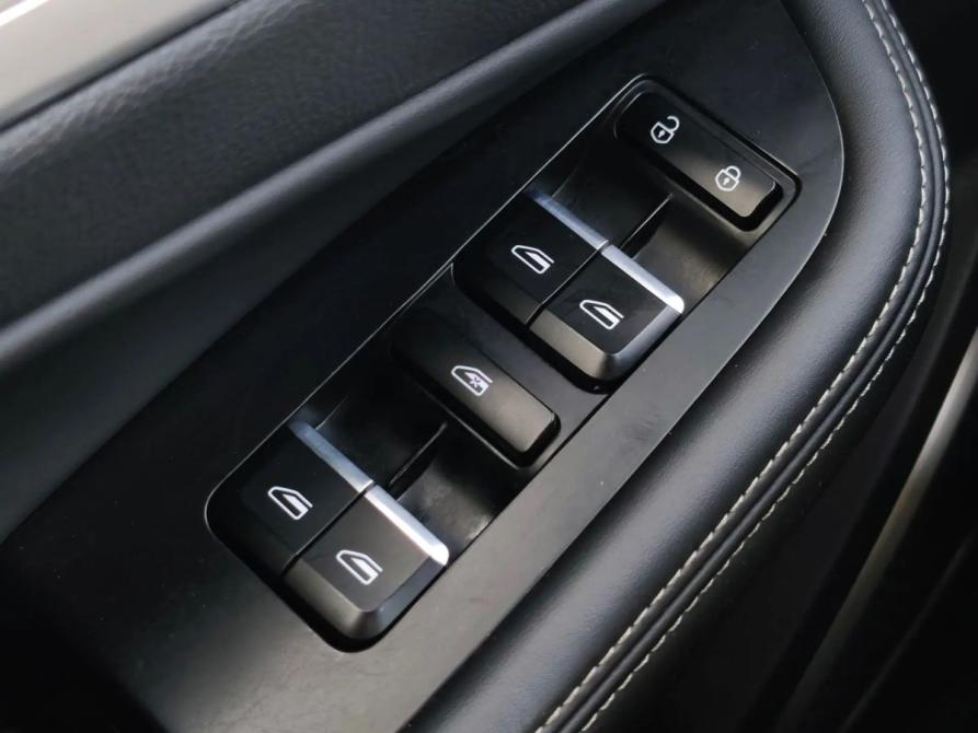 Geely Emgrand X7 I Рестайлинг 2 Санкт-Петербург  - изображение 19