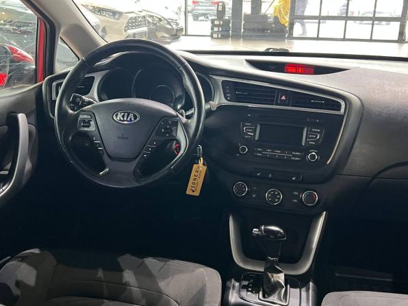 Kia Ceed II Рестайлинг с пробегом 2018 года, цена 1 270 000 рублей, 171000 км, хэтчбек, Автокод Объявления