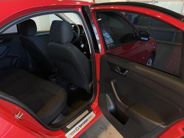 Skoda Rapid I Рестайлинг с пробегом 2019 года, цена 1 315 000 рублей, 94757 км, лифтбек, Автокод Объявления