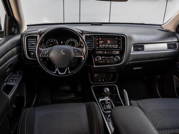 Mitsubishi Outlander III Рестайлинг 3 с пробегом 2018 года, цена 2 180 000 рублей, 110465 км, внедорожник, Автокод Объявления