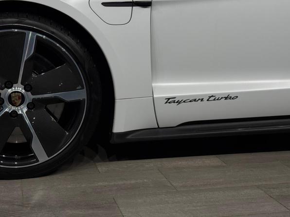 Porsche Taycan I с пробегом 2021 года, цена 12 990 000 рублей, 5680 км, седан, Автокод Объявления