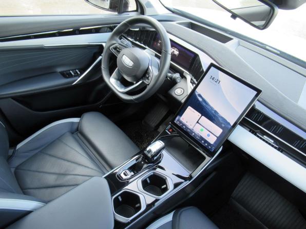 Geely Atlas II с пробегом 2024 года, цена 3 010 000 рублей, 28267 км, внедорожник, Автокод Объявления