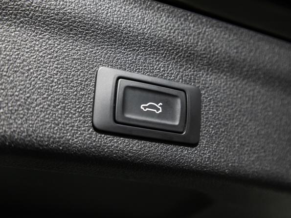 Audi A6 V (C8) с пробегом 2018 года, цена 2 899 700 рублей, 188484 км, универсал, Автокод Объявления