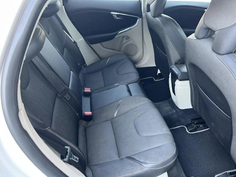 Volvo V40 II Челябинск  - изображение 9