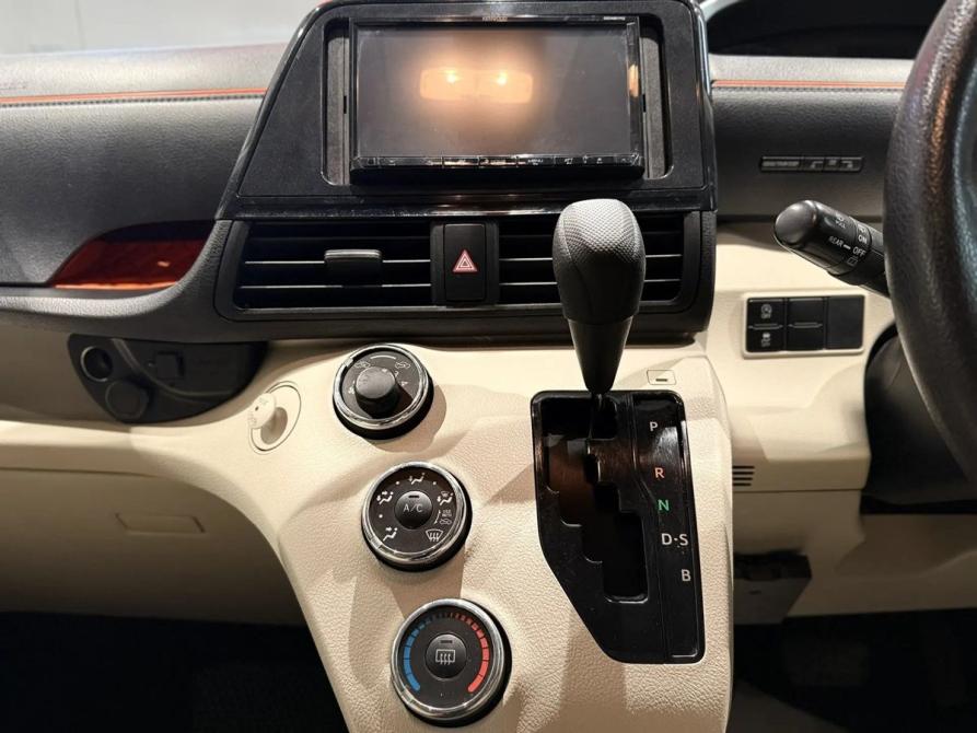 Toyota Sienta II Новосибирск  - изображение 17