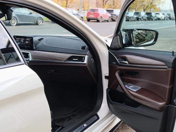 BMW 5 серии VII (G30/G31/G38) с пробегом 2017 года, цена 3 699 000 рублей, 189000 км, седан, Автокод Объявления