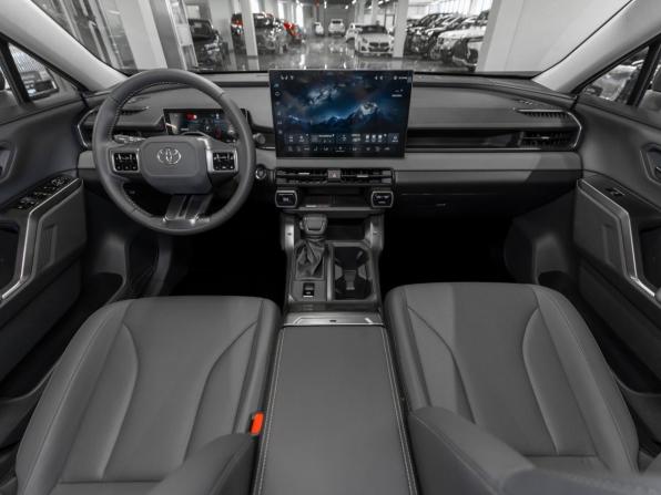 Toyota RAV4 VI (XA60) с пробегом 2026 года, цена 4 215 000 рублей, 30 км, внедорожник, Автокод Объявления