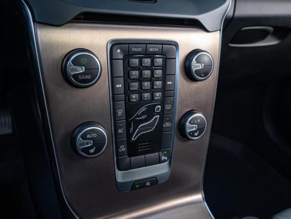 Volvo V40 II с пробегом 2015 года, цена 1 550 000 рублей, 168620 км, хэтчбек, Автокод Объявления