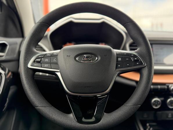 Lada (ВАЗ) Vesta I Рестайлинг (NG) с пробегом 2023 года, цена 1 300 000 рублей, 53176 км, седан, Автокод Объявления