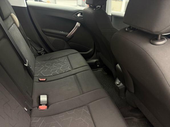 Peugeot 2008 I с пробегом 2014 года, цена 749 000 рублей, 122398 км, внедорожник, Автокод Объявления