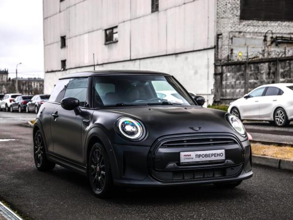 Mini Hatch III (F55/F56) Рестайлинг 2 с пробегом 2021 года, цена 2 339 000 рублей, 70681 км, хэтчбек, Автокод Объявления