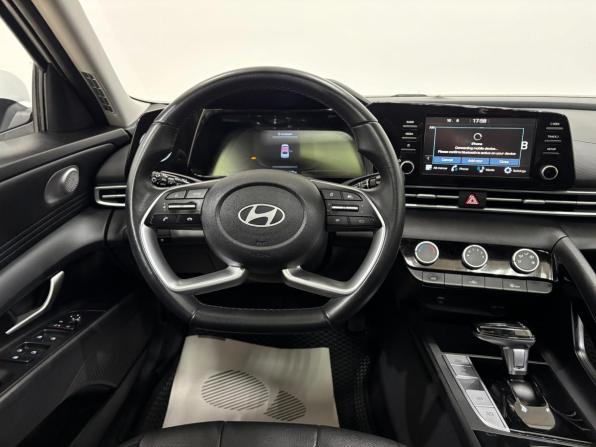Hyundai Elantra VII (CN7) Рестайлинг с пробегом 2023 года, цена 2 090 000 рублей, 46159 км, седан, Автокод Объявления