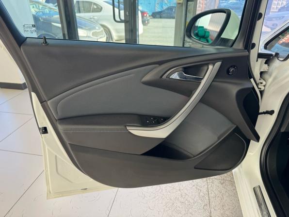 Opel Astra J Рестайлинг с пробегом 2013 года, цена 849 000 рублей, 154350 км, седан, Автокод Объявления