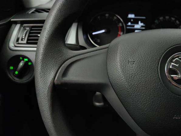 Skoda Rapid I с пробегом 2017 года, цена 1 044 000 рублей, 88000 км, лифтбек, Автокод Объявления