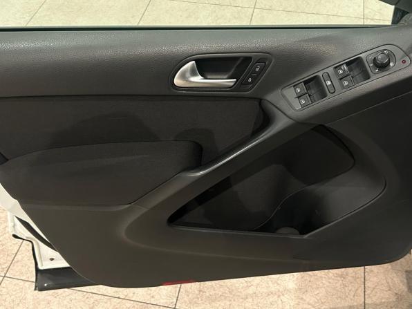 Volkswagen Tiguan I Рестайлинг с пробегом 2016 года, цена 1 299 000 рублей, 249781 км, внедорожник, Автокод Объявления