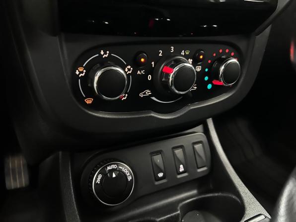 Renault Duster I Рестайлинг с пробегом 2020 года, цена 1 150 000 рублей, 256000 км, внедорожник, Автокод Объявления