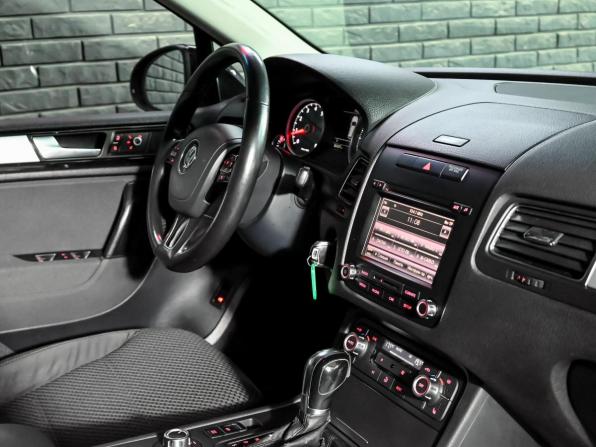 Volkswagen Touareg II с пробегом 2011 года, цена 1 595 000 рублей, 264190 км, внедорожник, Автокод Объявления