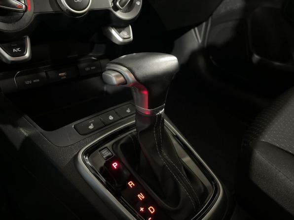 Kia Rio IV Рестайлинг с пробегом 2021 года, цена 1 675 000 рублей, 48106 км, седан, Автокод Объявления