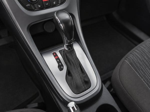 Opel Astra J Рестайлинг с пробегом 2012 года, цена 679 000 рублей, 92750 км, хэтчбек, Автокод Объявления