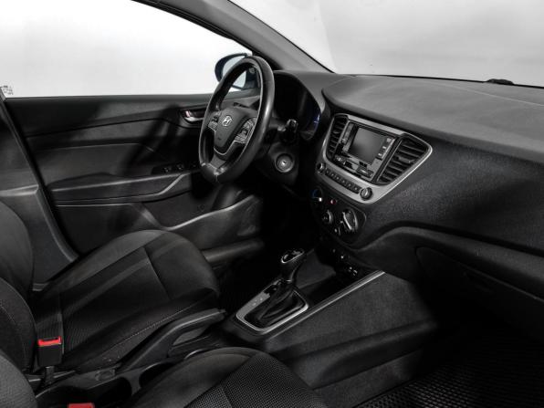 Hyundai Solaris II с пробегом 2017 года, цена 1 200 000 рублей, 102635 км, седан, Автокод Объявления
