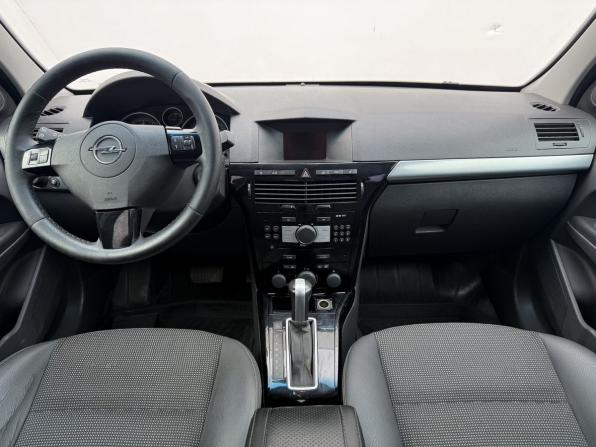 Opel Astra H Рестайлинг с пробегом 2012 года, цена 575 000 рублей, 217286 км, седан, Автокод Объявления