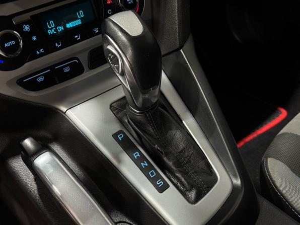 Ford Focus III с пробегом 2012 года, цена 570 000 рублей, 262229 км, хэтчбек, Автокод Объявления