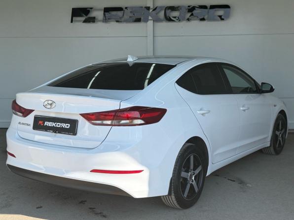 Hyundai Elantra VI (AD) с пробегом 2017 года, цена 1 349 000 рублей, 178000 км, седан, Автокод Объявления