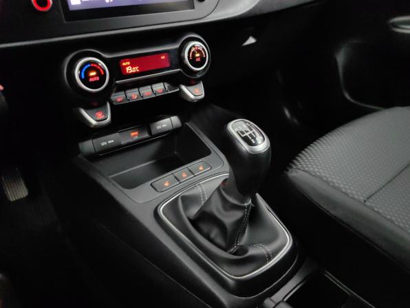 Kia Rio IV Рестайлинг с пробегом 2022 года, цена 1 735 000 рублей, 89100 км, хэтчбек, Автокод Объявления