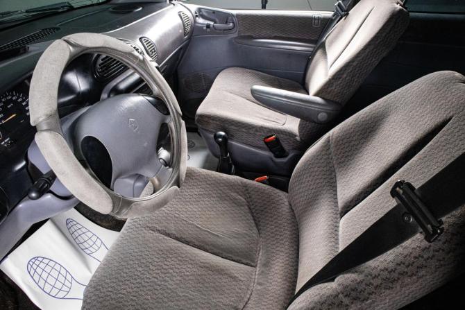 Chrysler Voyager III с пробегом 2000 года, цена 379 000 рублей, 409400 км, минивэн, Автокод Объявления
