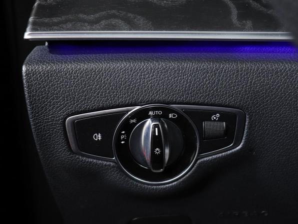 Mercedes-Benz E-Класс V (W213 S213 C238) с пробегом 2019 года, цена 3 390 000 рублей, 106777 км, седан, Автокод Объявления