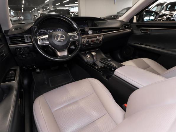 Lexus ES VI Рестайлинг с пробегом 2017 года, цена 2 675 000 рублей, 172145 км, седан, Автокод Объявления