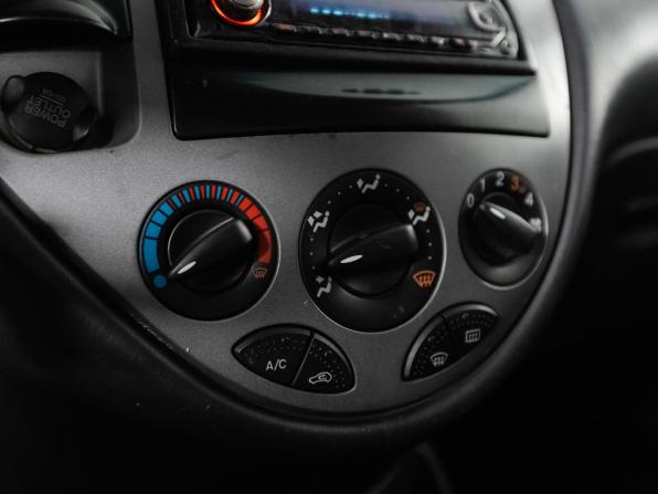 Ford Focus I Рестайлинг с пробегом 2004 года, цена 198 000 рублей, 308000 км, седан, Автокод Объявления