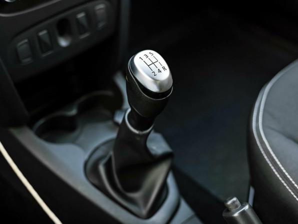 Renault Logan II Рестайлинг с пробегом 2022 года, цена 1 110 000 рублей, 95188 км, седан, Автокод Объявления