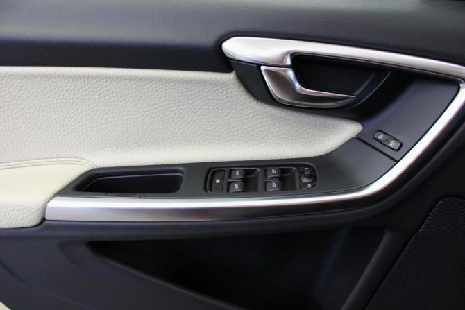 Volvo S60 II с пробегом 2010 года, цена 150 000 рублей, 177630 км, седан, Автокод Объявления