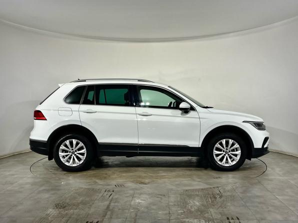 Volkswagen Tiguan II Рестайлинг с пробегом 2021 года, цена 2 550 000 рублей, 109125 км, внедорожник, Автокод Объявления