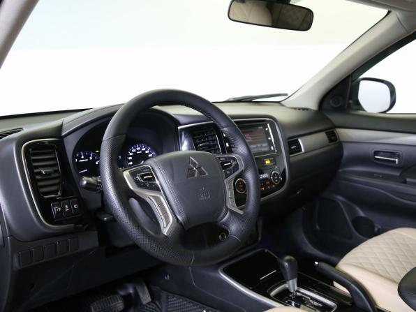 Mitsubishi Outlander III Рестайлинг 2 с пробегом 2018 года, цена 1 845 000 рублей, 140000 км, внедорожник, Автокод Объявления